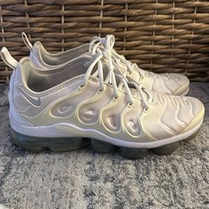 Used Nike vapor maxes